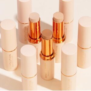 Revolution Foundation Stick – New